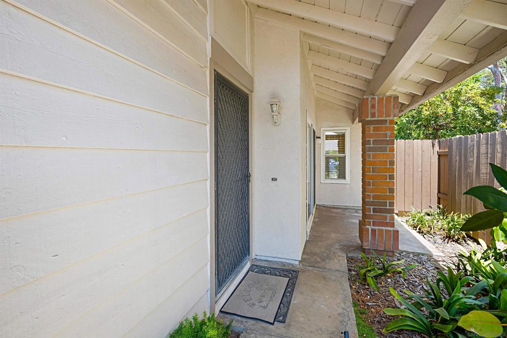 10466 Moorpark St. Property Photo 35