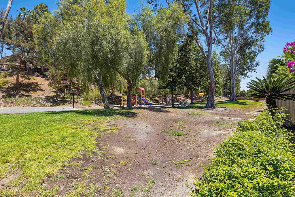 10466 Moorpark St. Property Photo 36