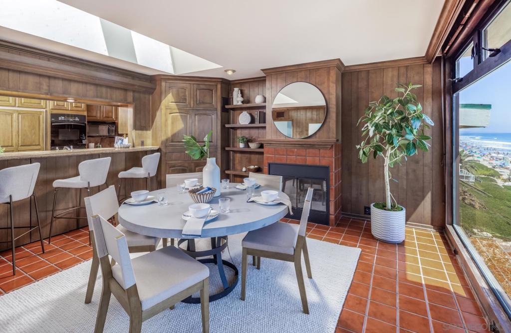 2977 Ocean Street Property Photo 12