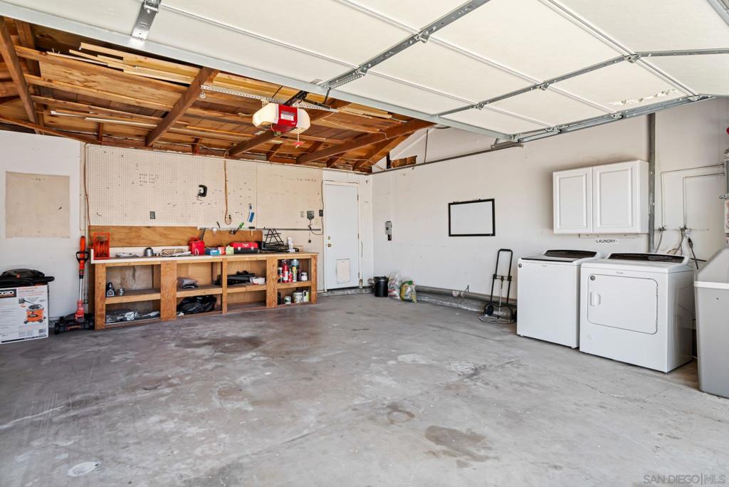 1076 Grouse St Property Photo 30