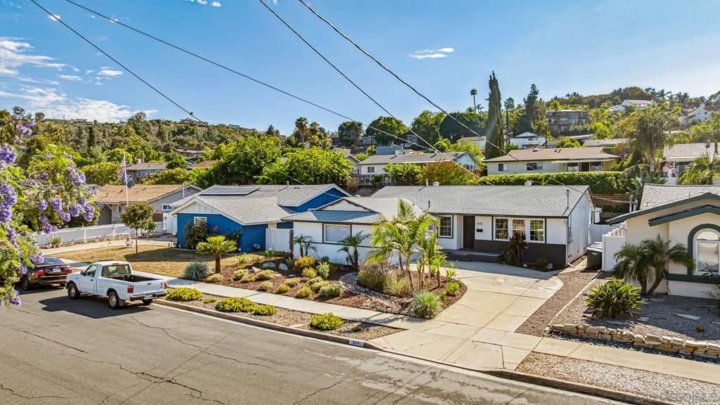 1076 Grouse St Property Photo 36
