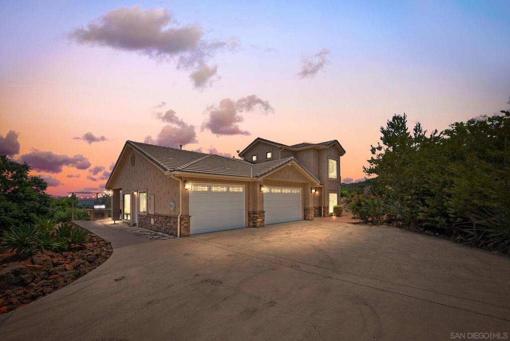 12443 Mirar De Valle Property Photo 1