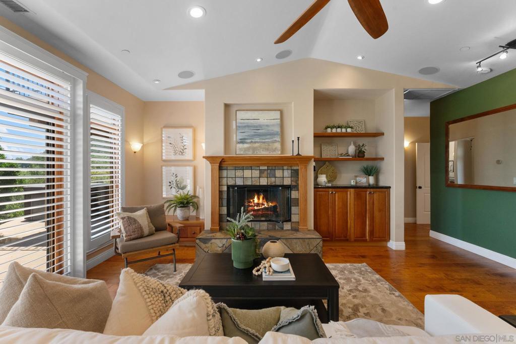 12443 Mirar De Valle Property Photo 5
