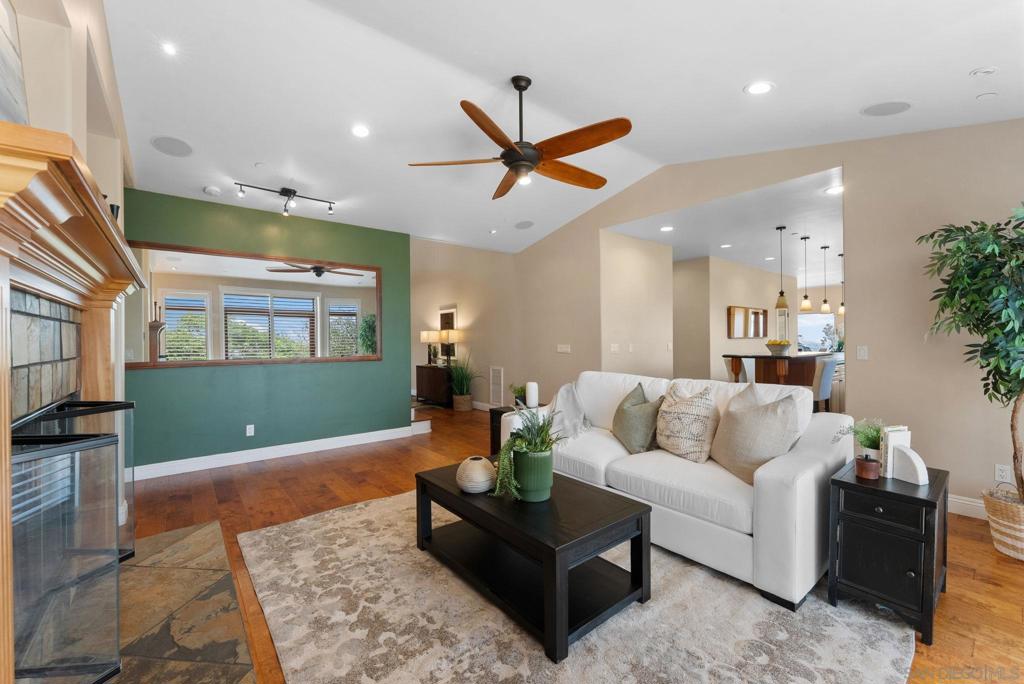 12443 Mirar De Valle Property Photo 7