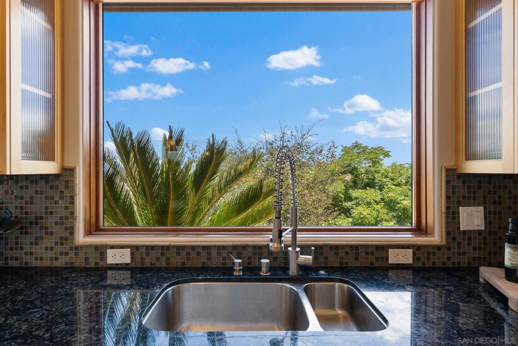 12443 Mirar De Valle Property Photo 10