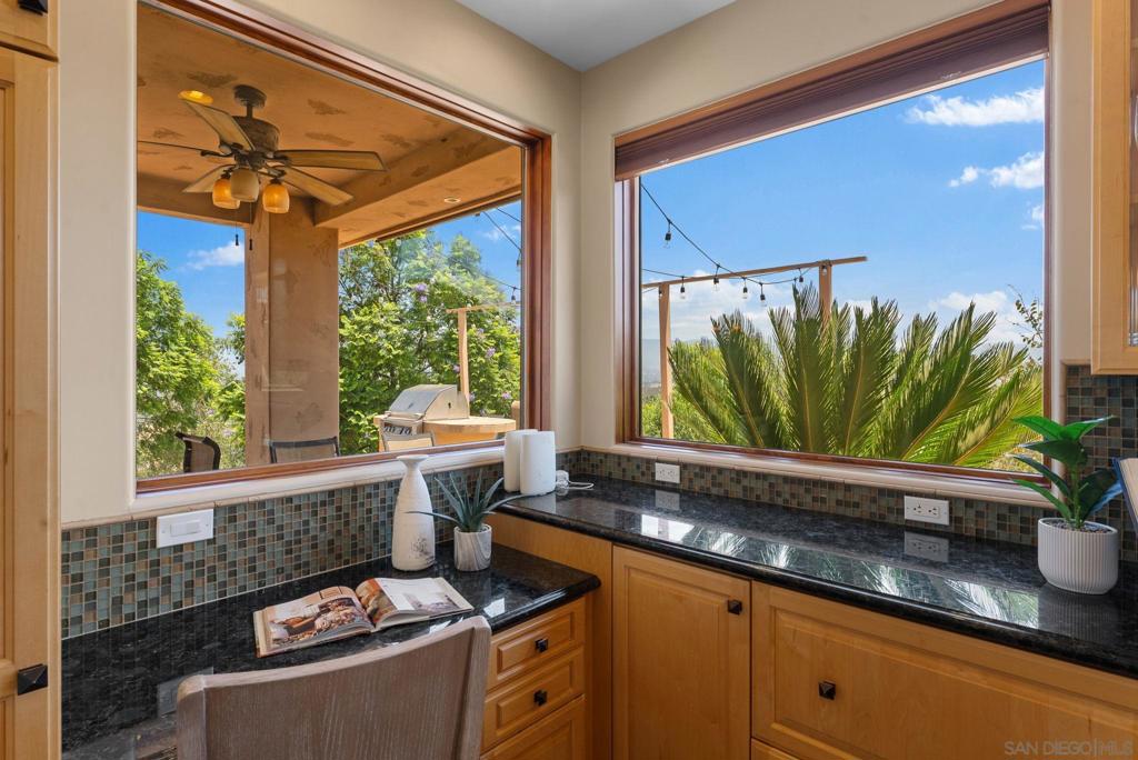 12443 Mirar De Valle Property Photo 11