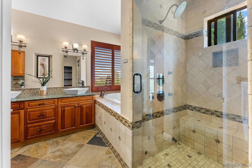 12443 Mirar De Valle Property Photo 20