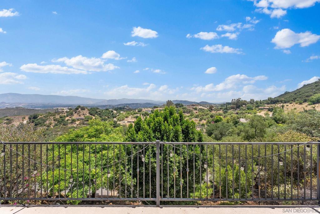 12443 Mirar De Valle Property Photo 28