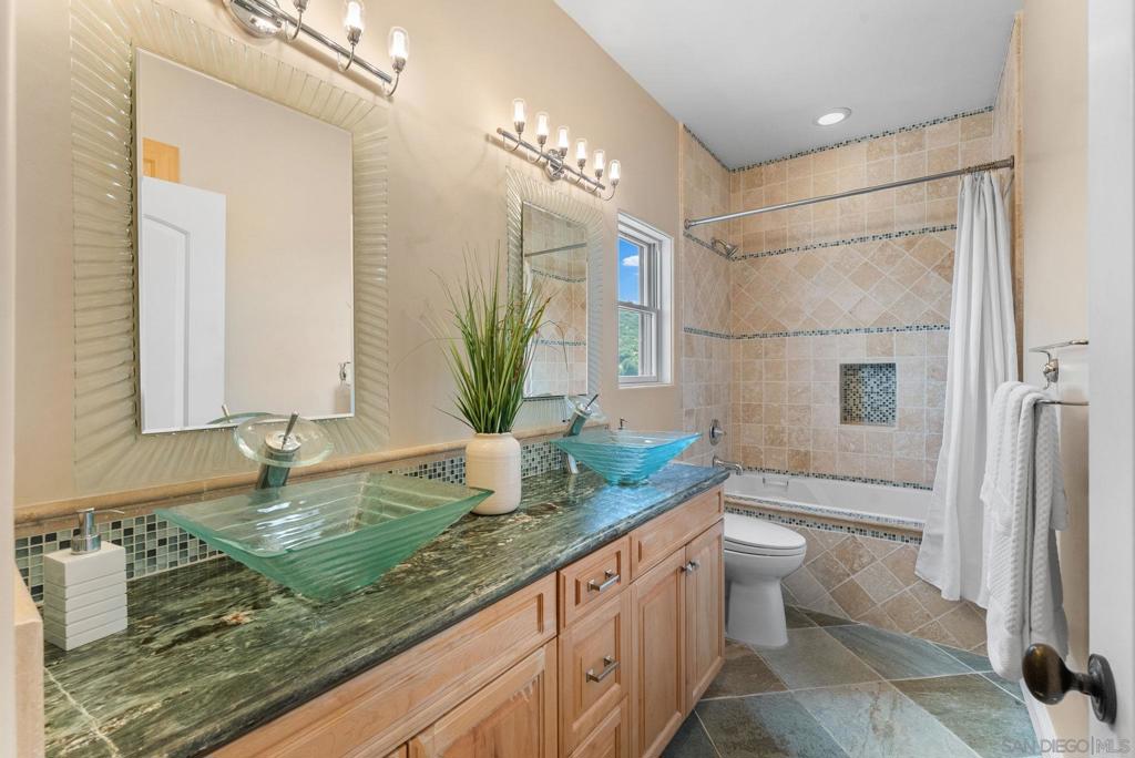 12443 Mirar De Valle Property Photo 31