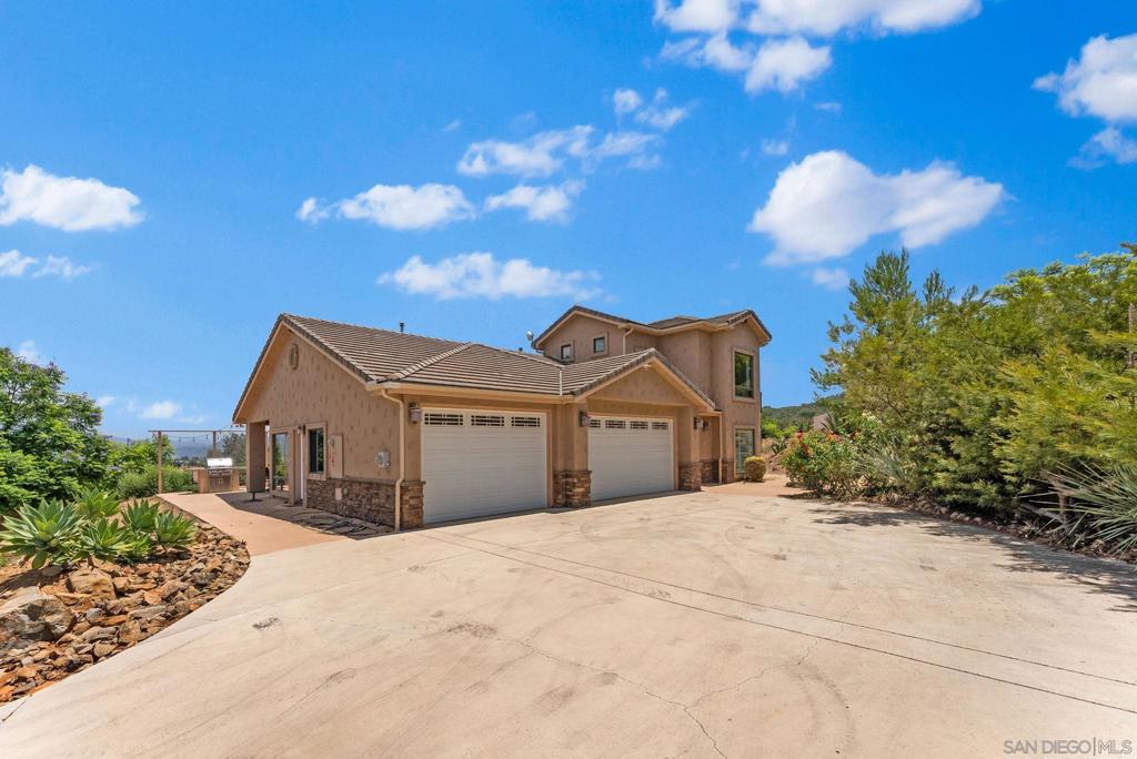 12443 Mirar De Valle Property Photo 53
