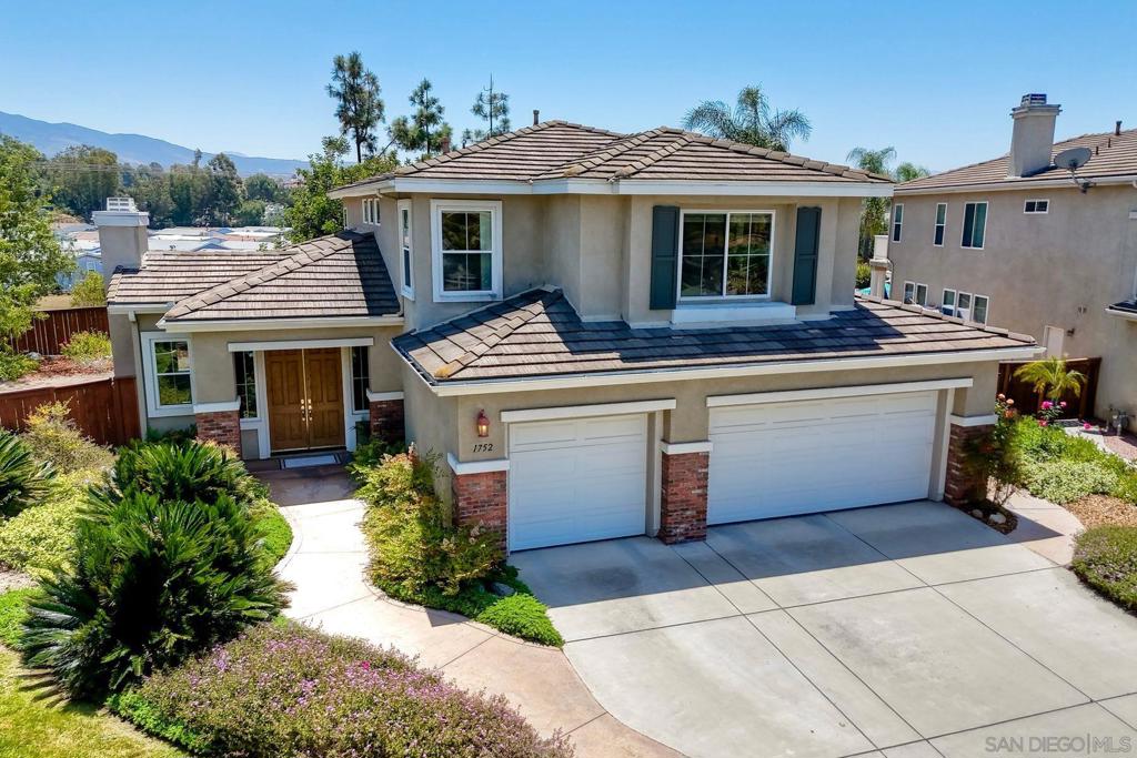 1752 Russet Leaf Court Property Photo 1