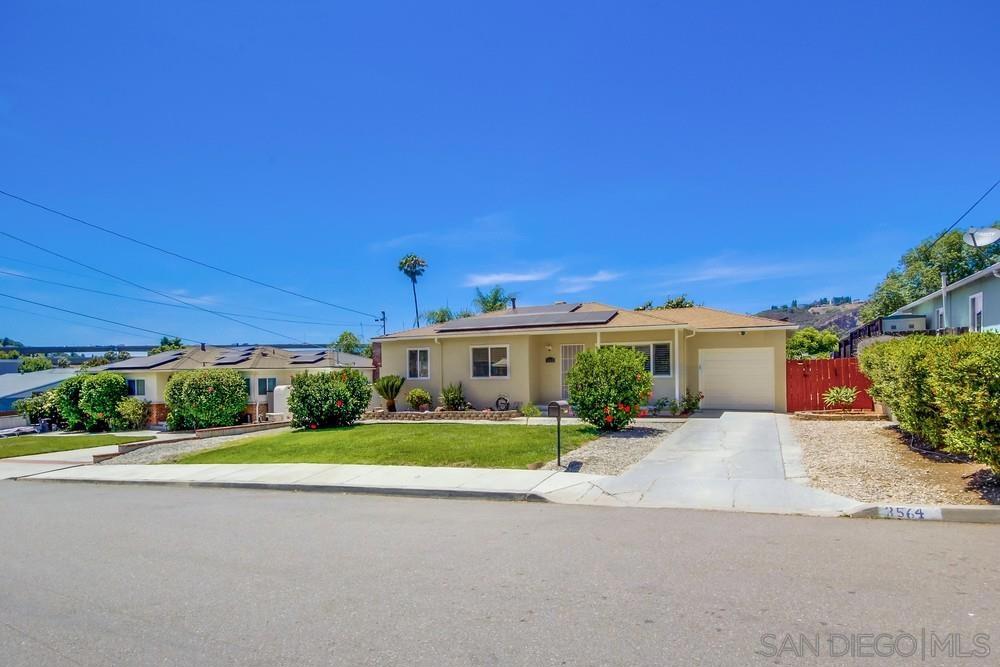 3564 Foursome Dr Property Photo 1