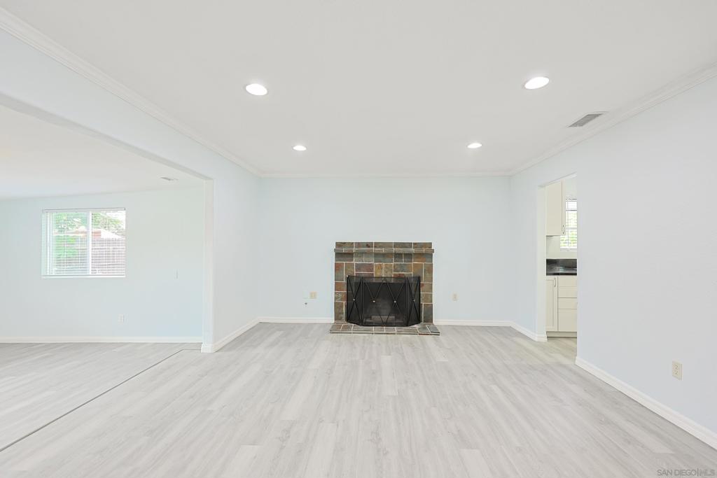 819 Daisy St Property Photo 3