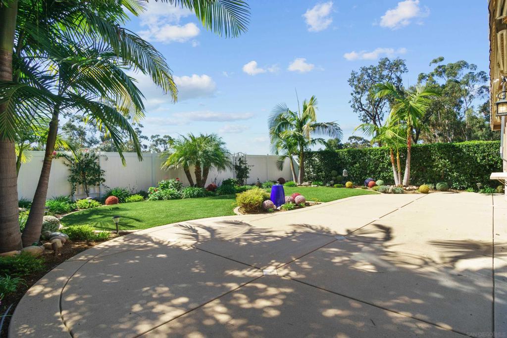 9932 Ironwood Place Property Photo 2