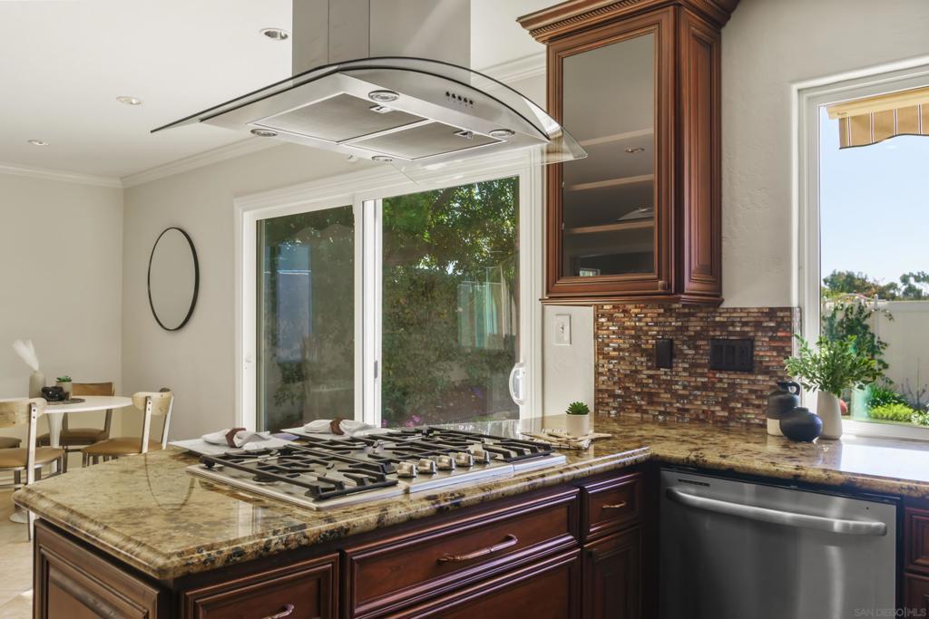 9932 Ironwood Place Property Photo 10