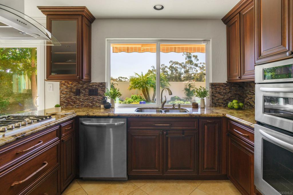 9932 Ironwood Place Property Photo 13