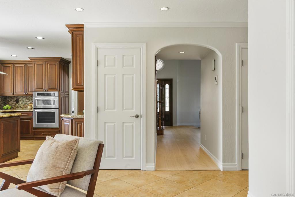 9932 Ironwood Place Property Photo 16