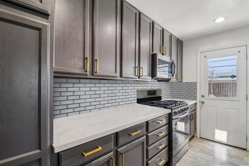 8764 Orville Street Property Photo 7