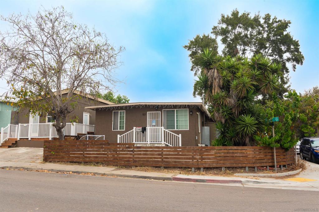 821 44th St. (4 Units) Property Photo 1