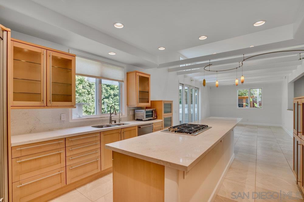 5247 Chelsea Property Photo 8