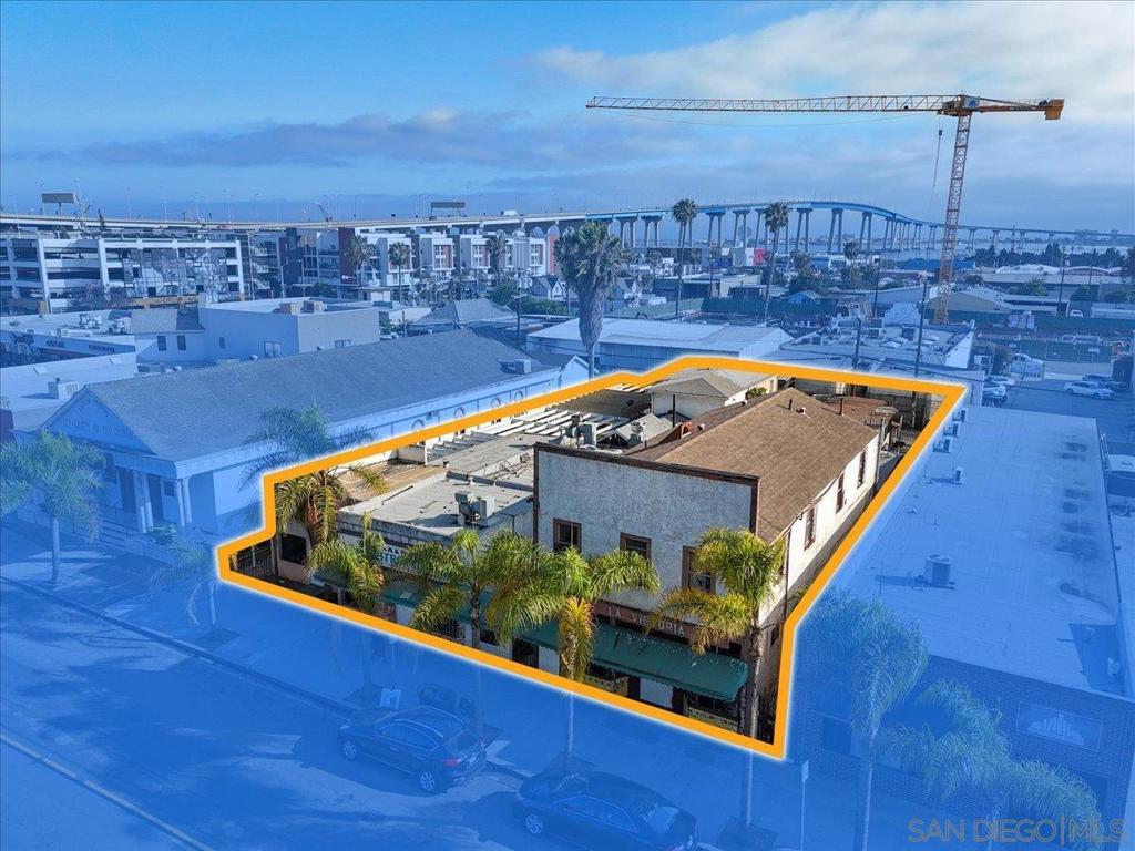 1851 Logan Ave Property Photo 4