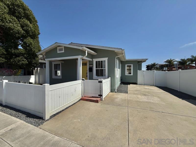 2503 Lincoln Ave Property Photo 1