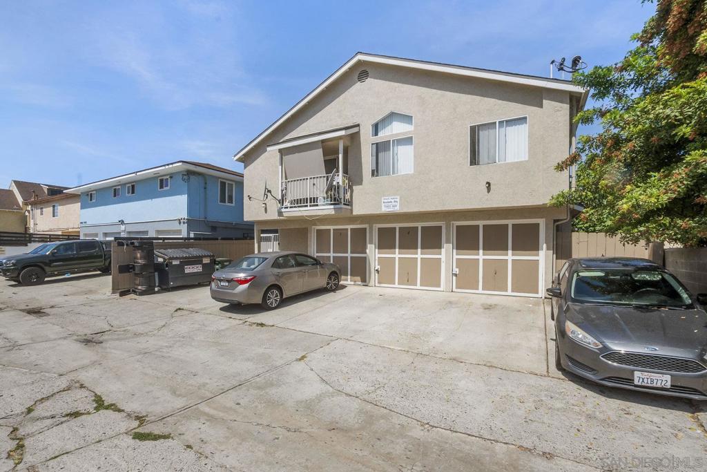 4455 Winona Ave Property Photo 10