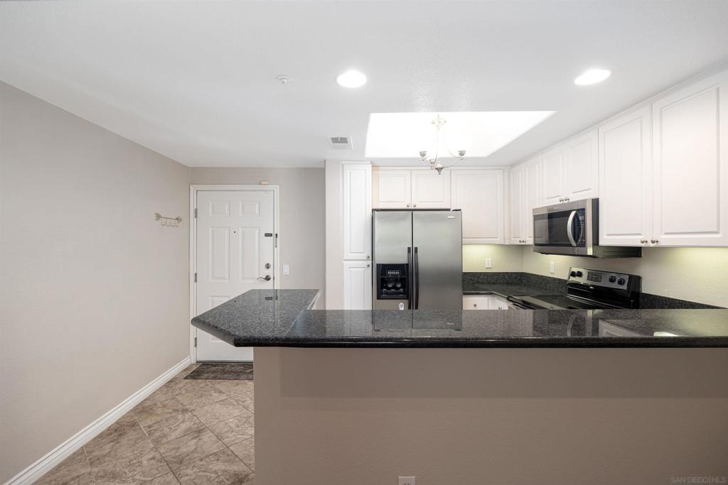 9253 Regents Rd A107 Property Photo 4