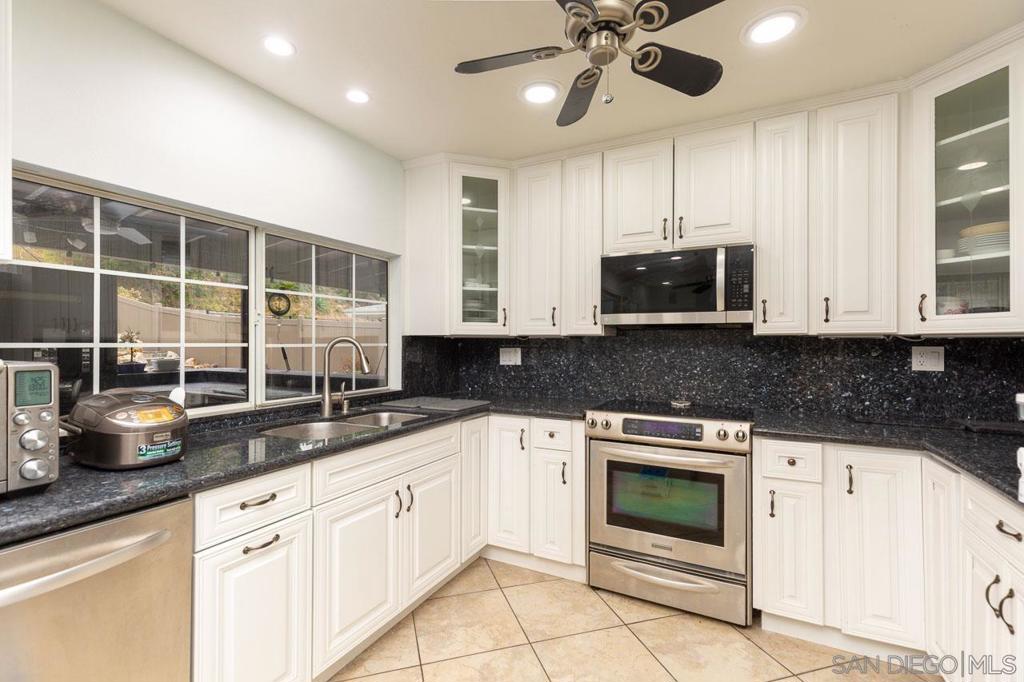 17924 Cabela Dr Property Photo 11