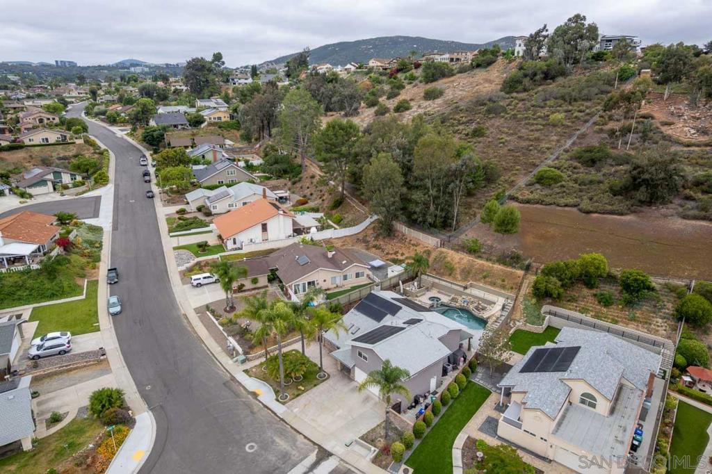 17924 Cabela Dr Property Photo 32