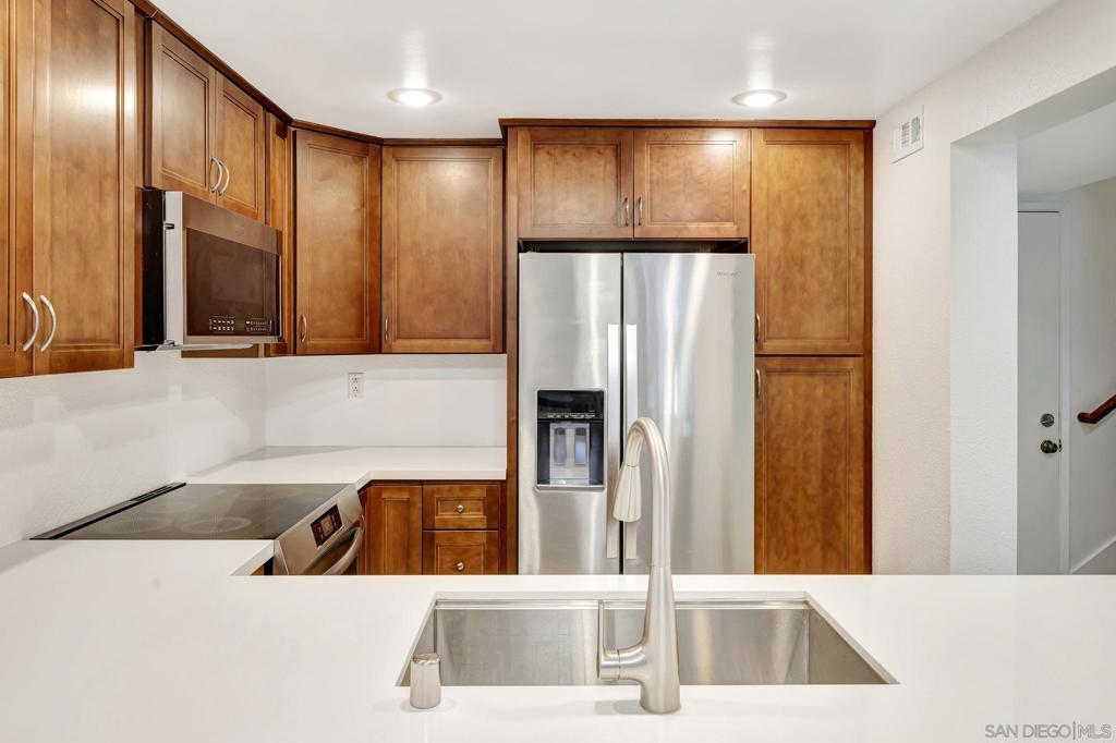 3047 Old Bridgeport Way Property Photo 3