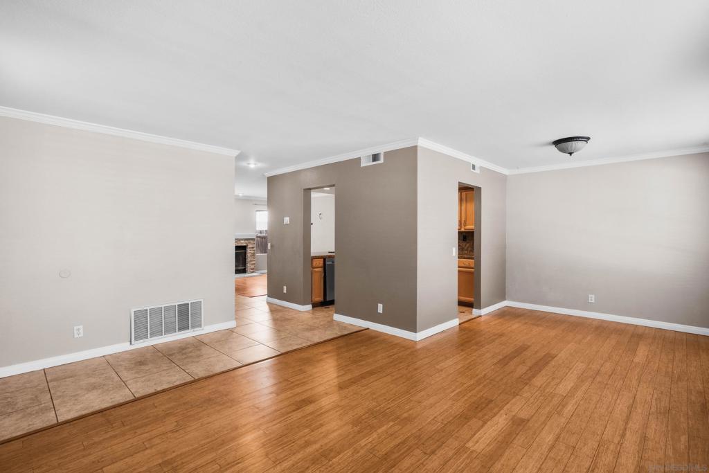 1984 Manzana Way Property Photo 2