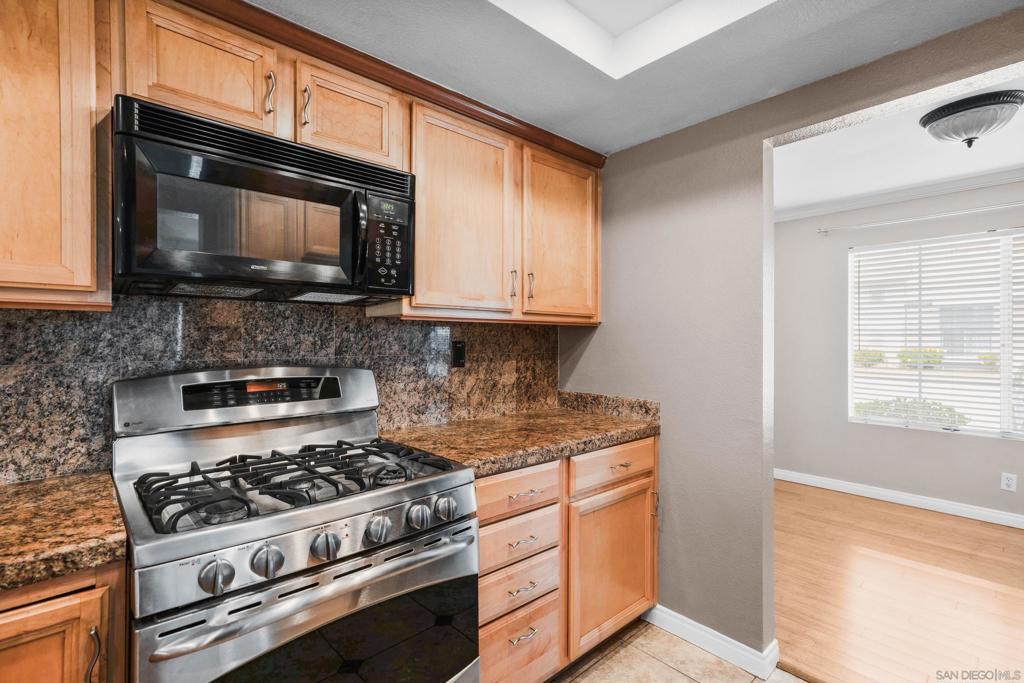 1984 Manzana Way Property Photo 8