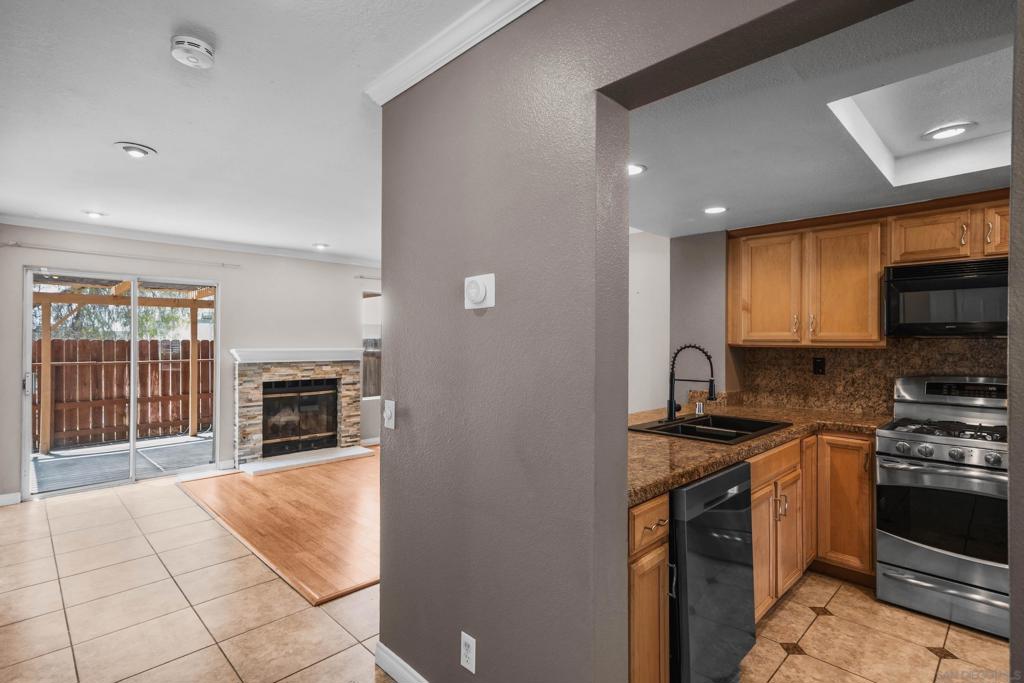 1984 Manzana Way Property Photo 12