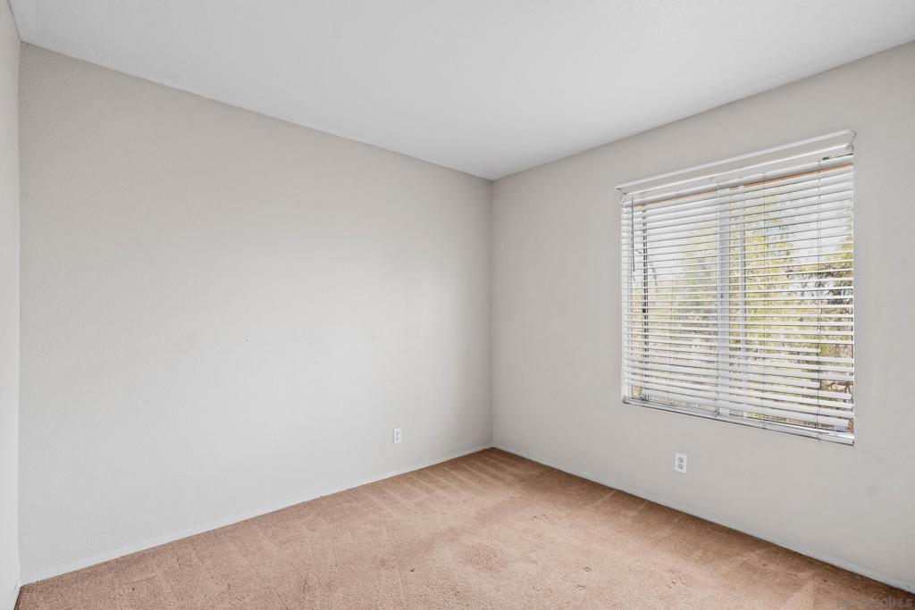 1984 Manzana Way Property Photo 24