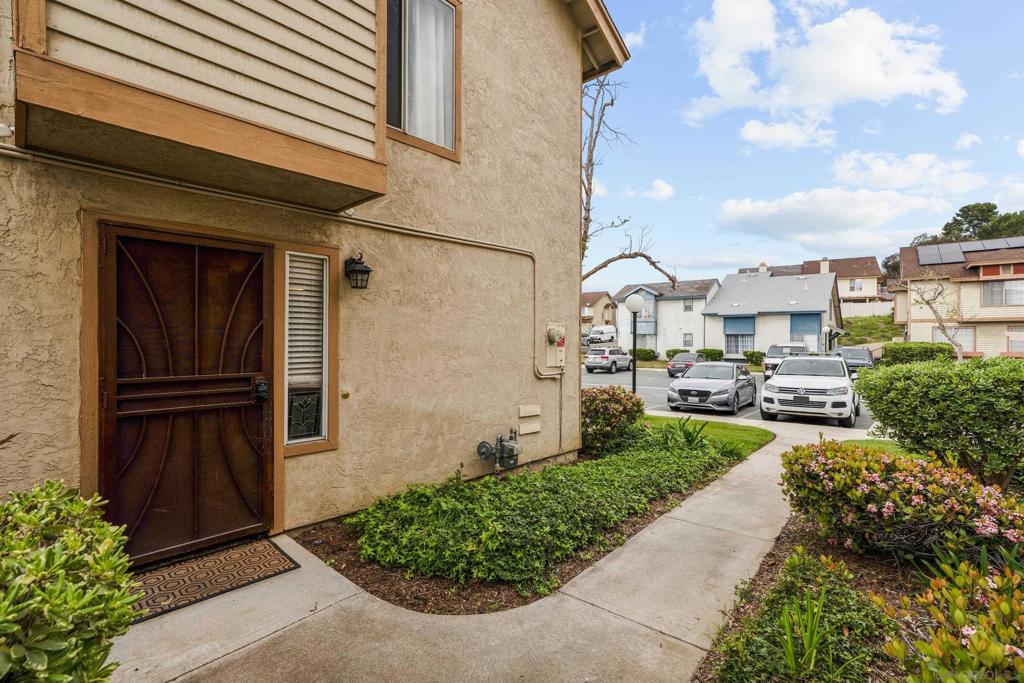 1984 Manzana Way Property Photo 28