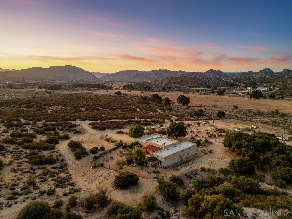 40760 Old Highway 80 Property Photo 4