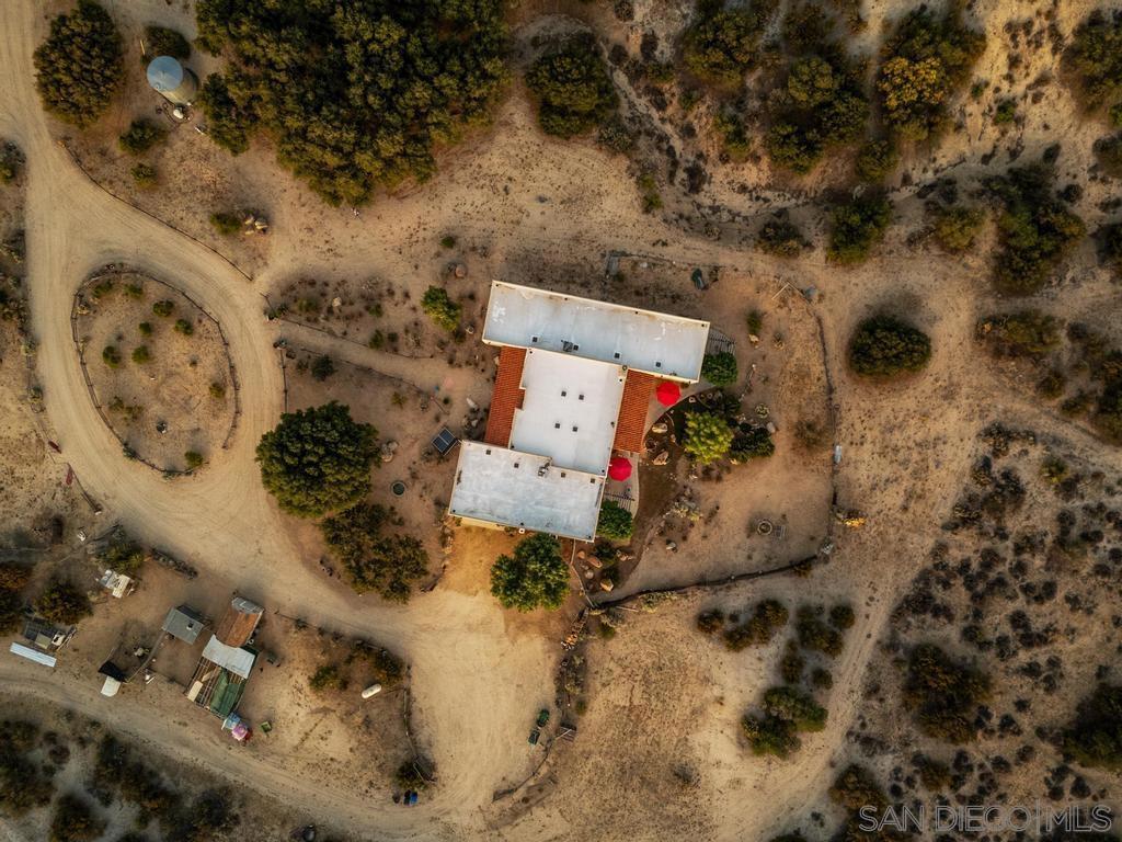 40760 Old Highway 80 Property Photo 5