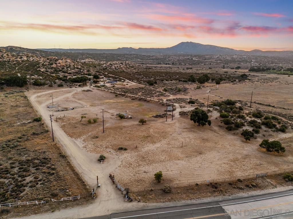 40760 Old Highway 80 Property Photo 6
