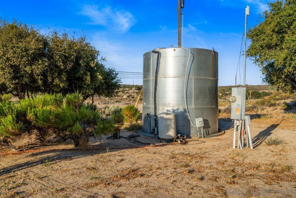 40760 Old Highway 80 Property Photo 9