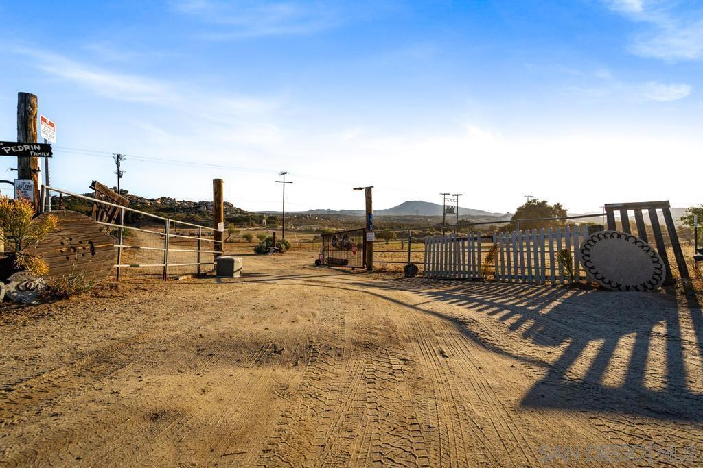 40760 Old Highway 80 Property Photo 48