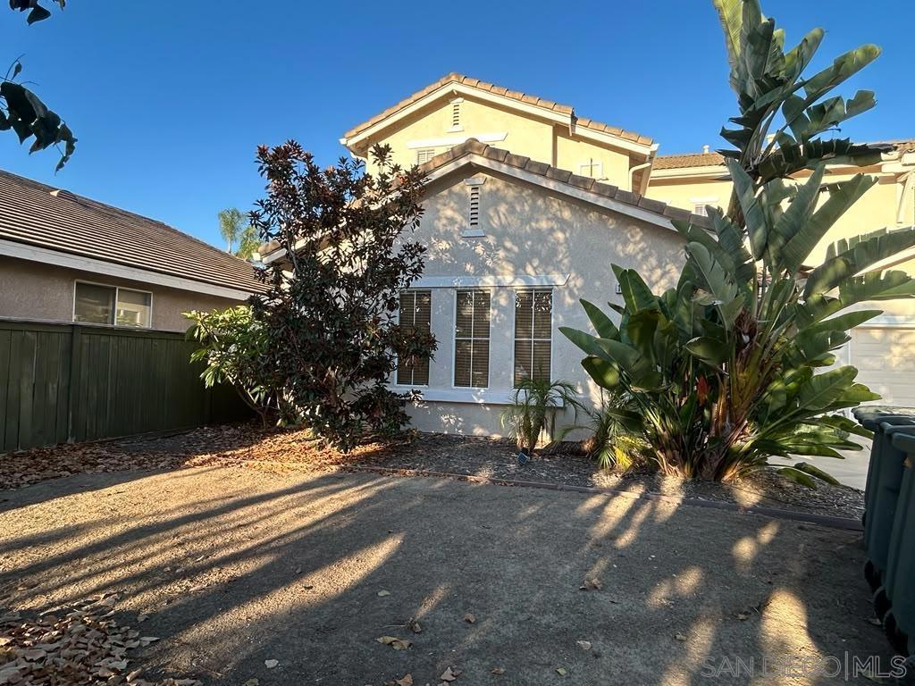 1863 Almagro Ln Property Photo 1