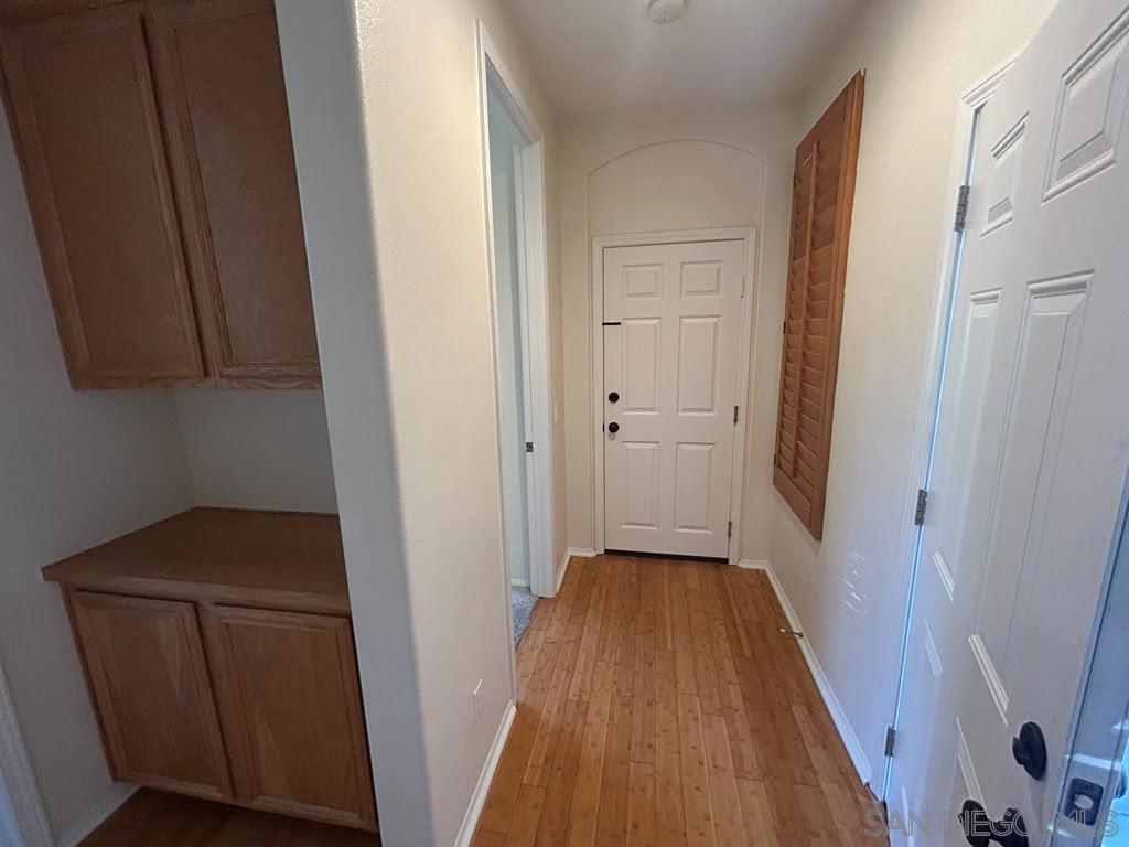1863 Almagro Ln Property Photo 3