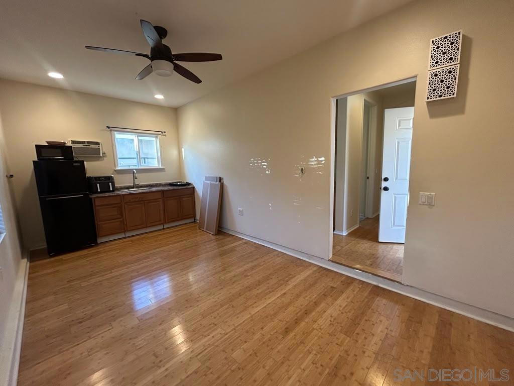 1863 Almagro Ln Property Photo 7
