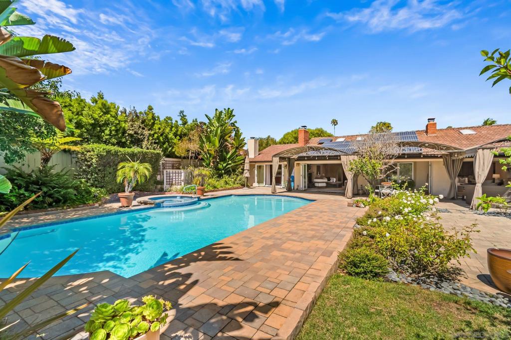 5979 Via Zurita Property Photo 17