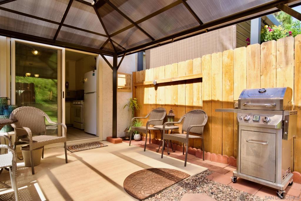 6592 Bell Bluff Avenue Property Photo 1