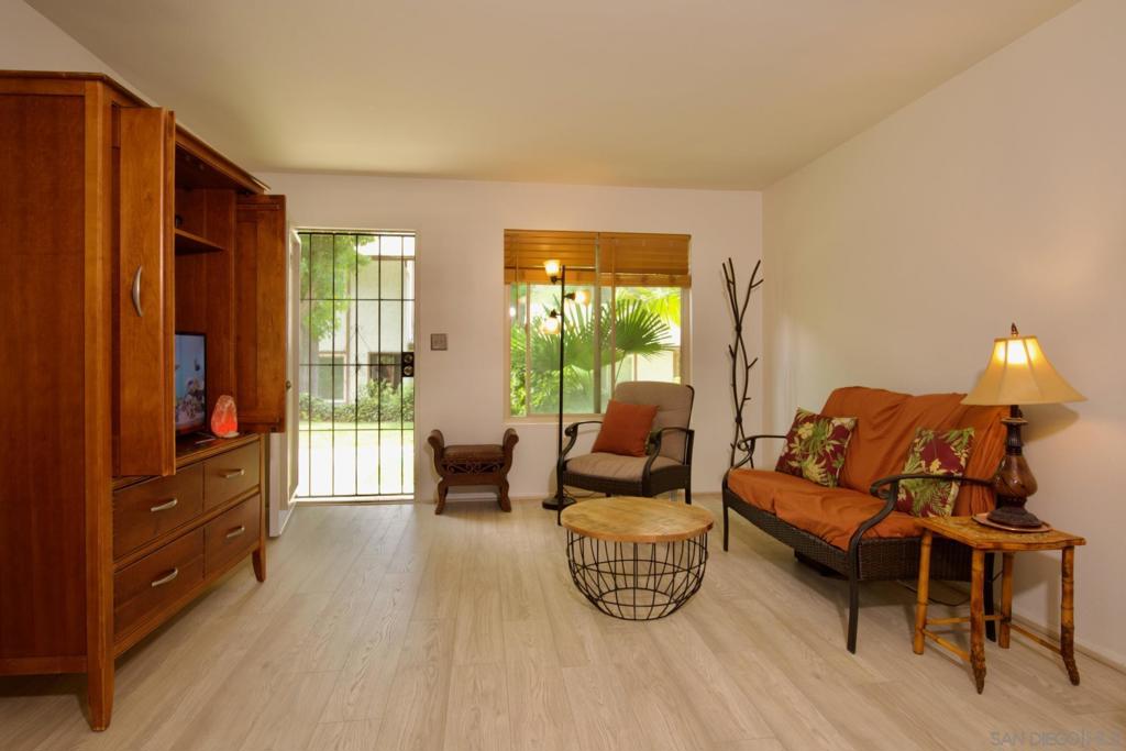 6592 Bell Bluff Avenue Property Photo 3