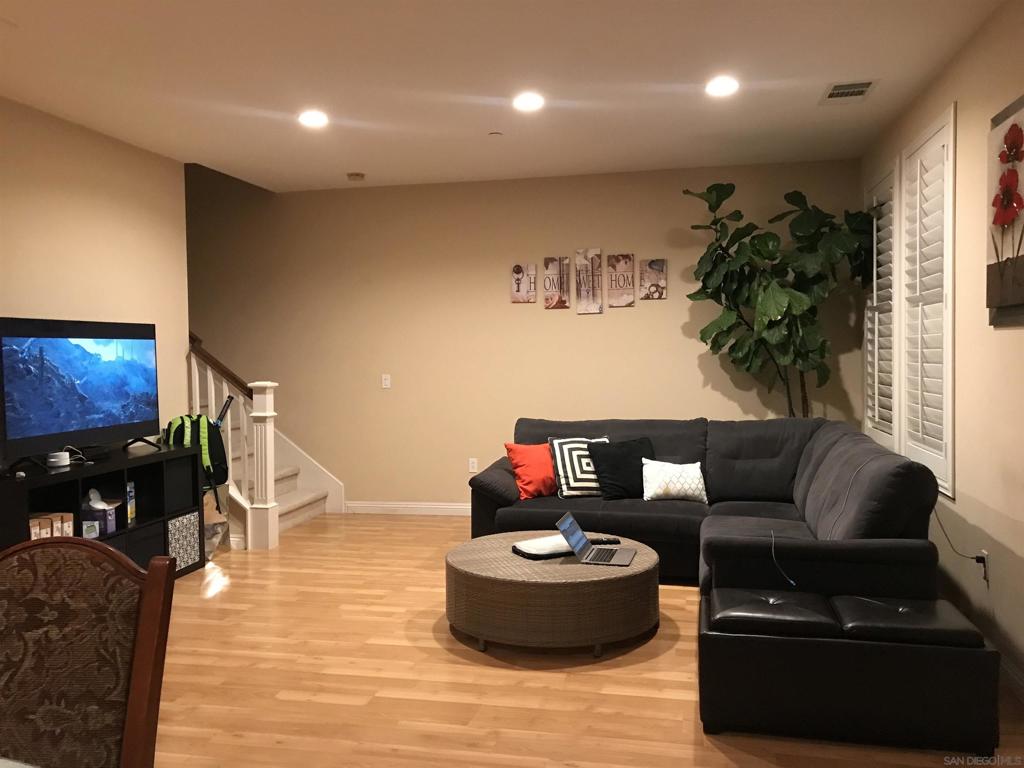 10637 Golden Willow Tr Property Photo 19