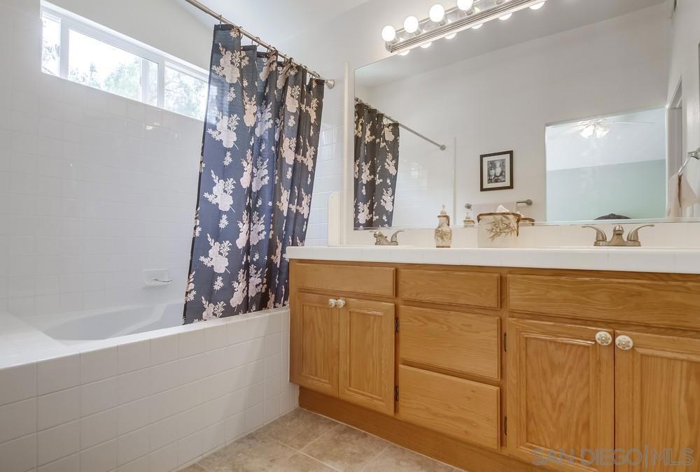 13837 Fontanelle Pl Property Photo 12