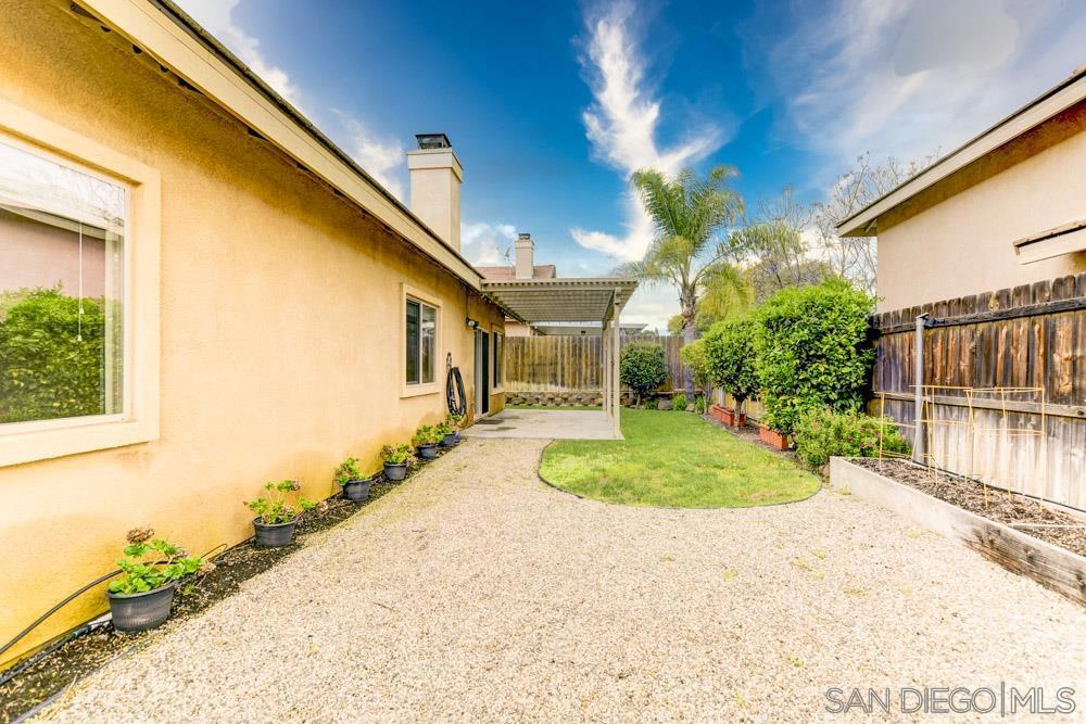9504 Paseo De Los Castillos Property Photo 3